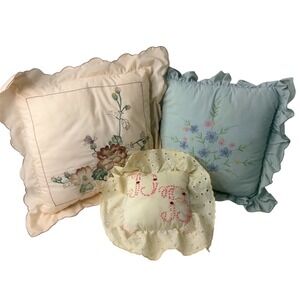 Vintage Embroidered Floral Throw Pillow Set Ruffled Eyelet Lace Cottagecore 3pc